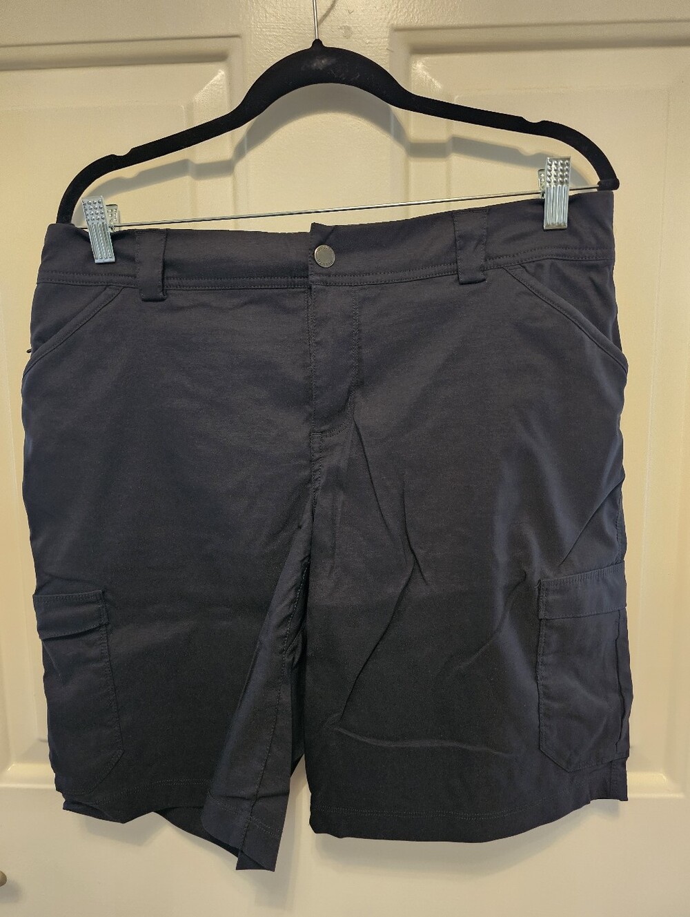Women's Duluth Trading Company 10"  Dark Gray Cargo Flexpedition Bermuda Shorts